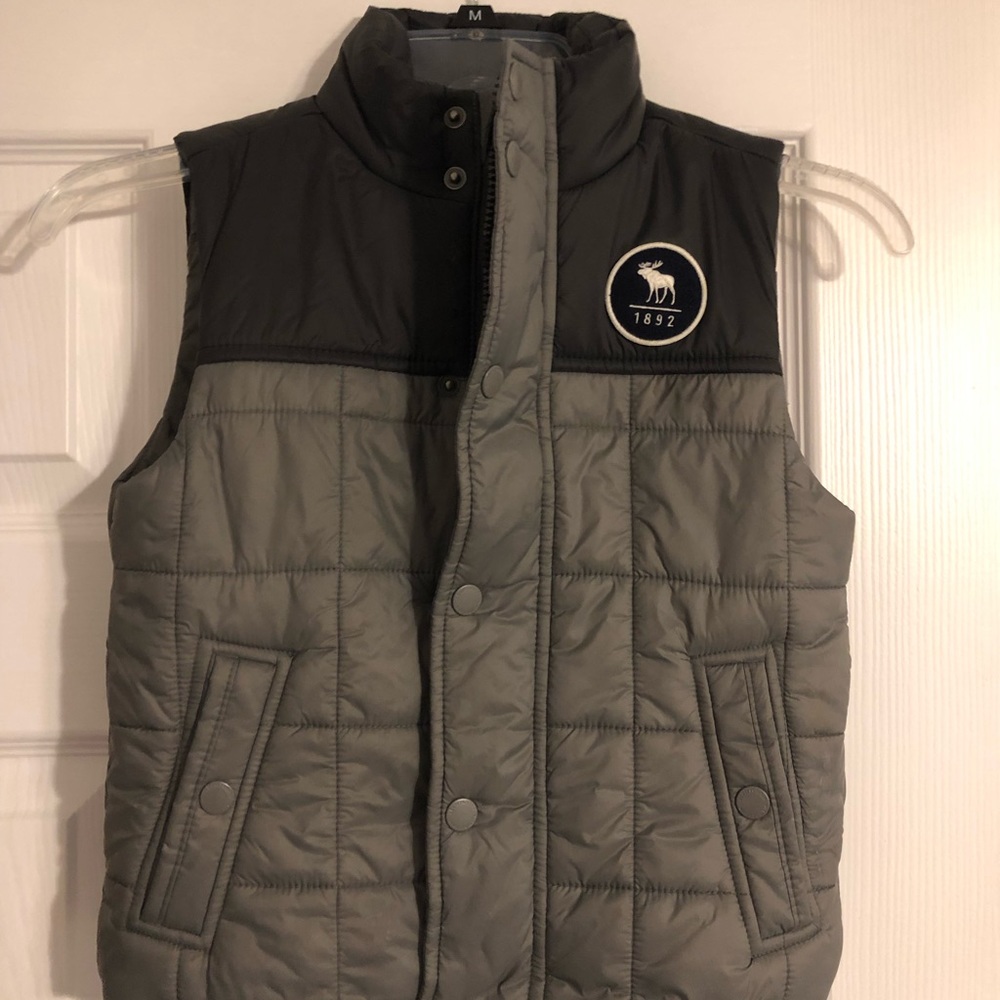 Abercrombie Kids Black puffer vest
